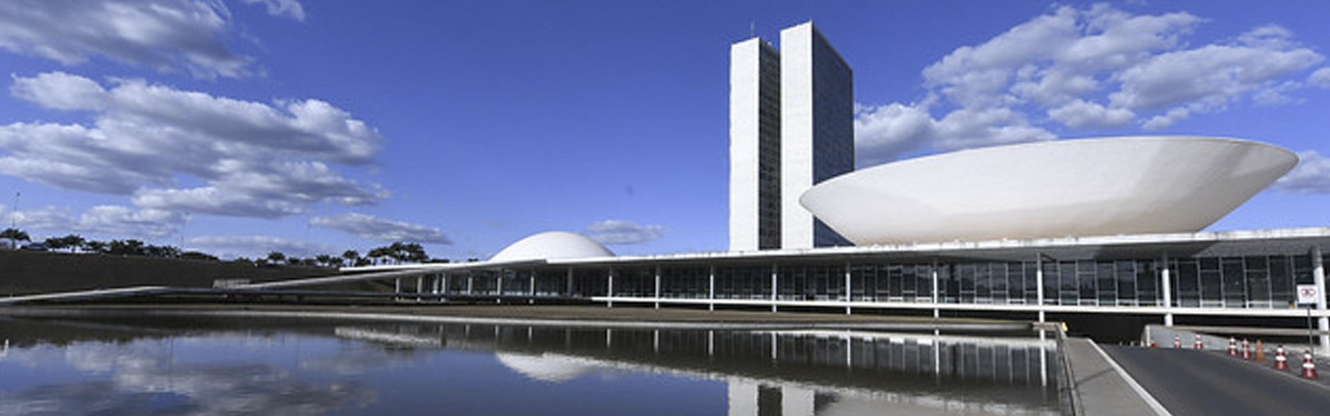 Banner do artigo sobre as negociações do relator no PL das offshores