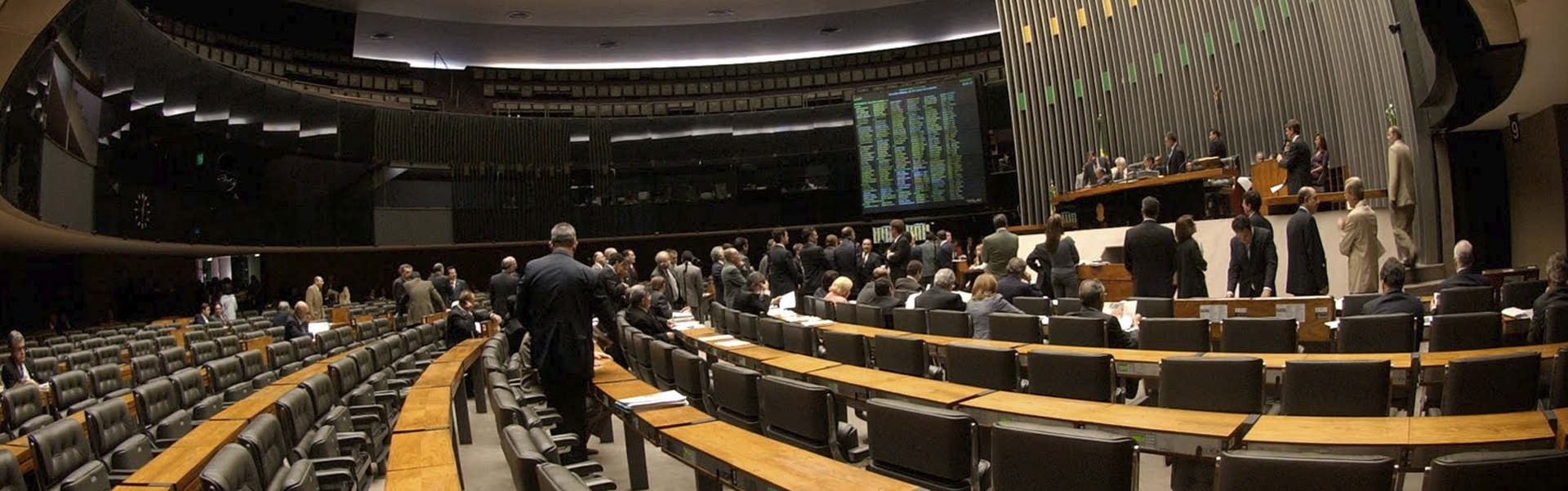 Banner sobre o adiamento da votação do PL das offshores na Câmara